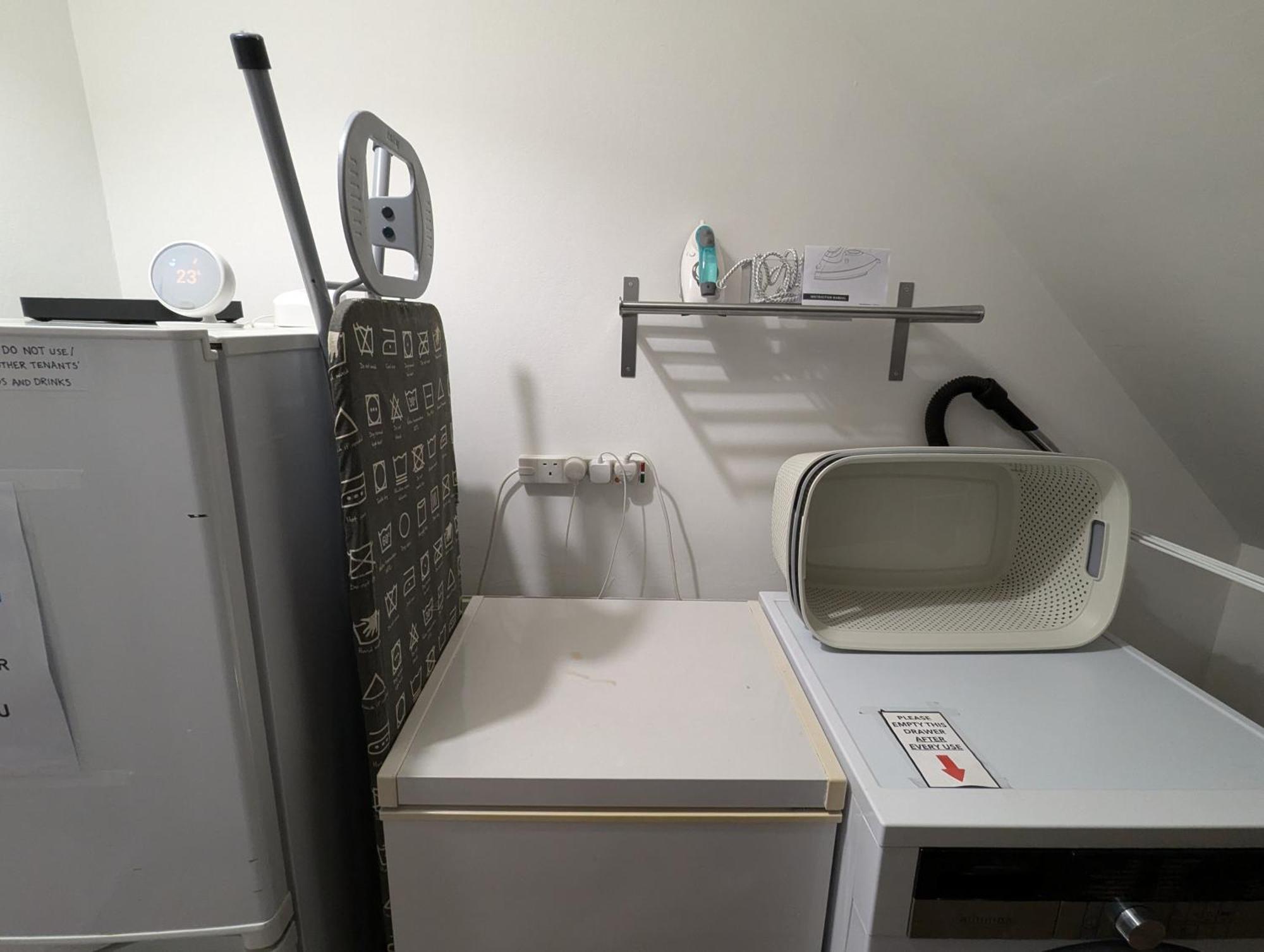 R3 - Cozy Small Double - City & Beach Access, Wifi, Free Parking - Self Catering Swansea Eksteriør bilde