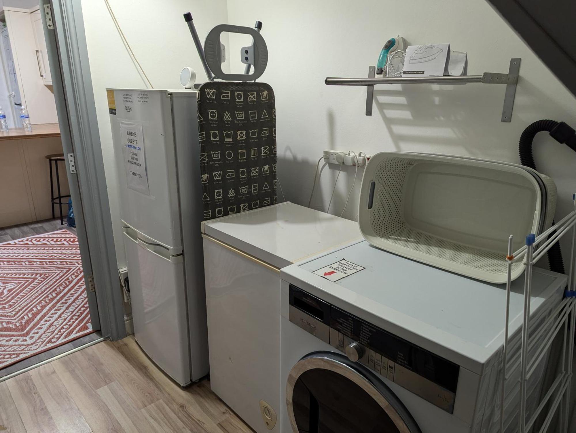 R3 - Cozy Small Double - City & Beach Access, Wifi, Free Parking - Self Catering Swansea Eksteriør bilde