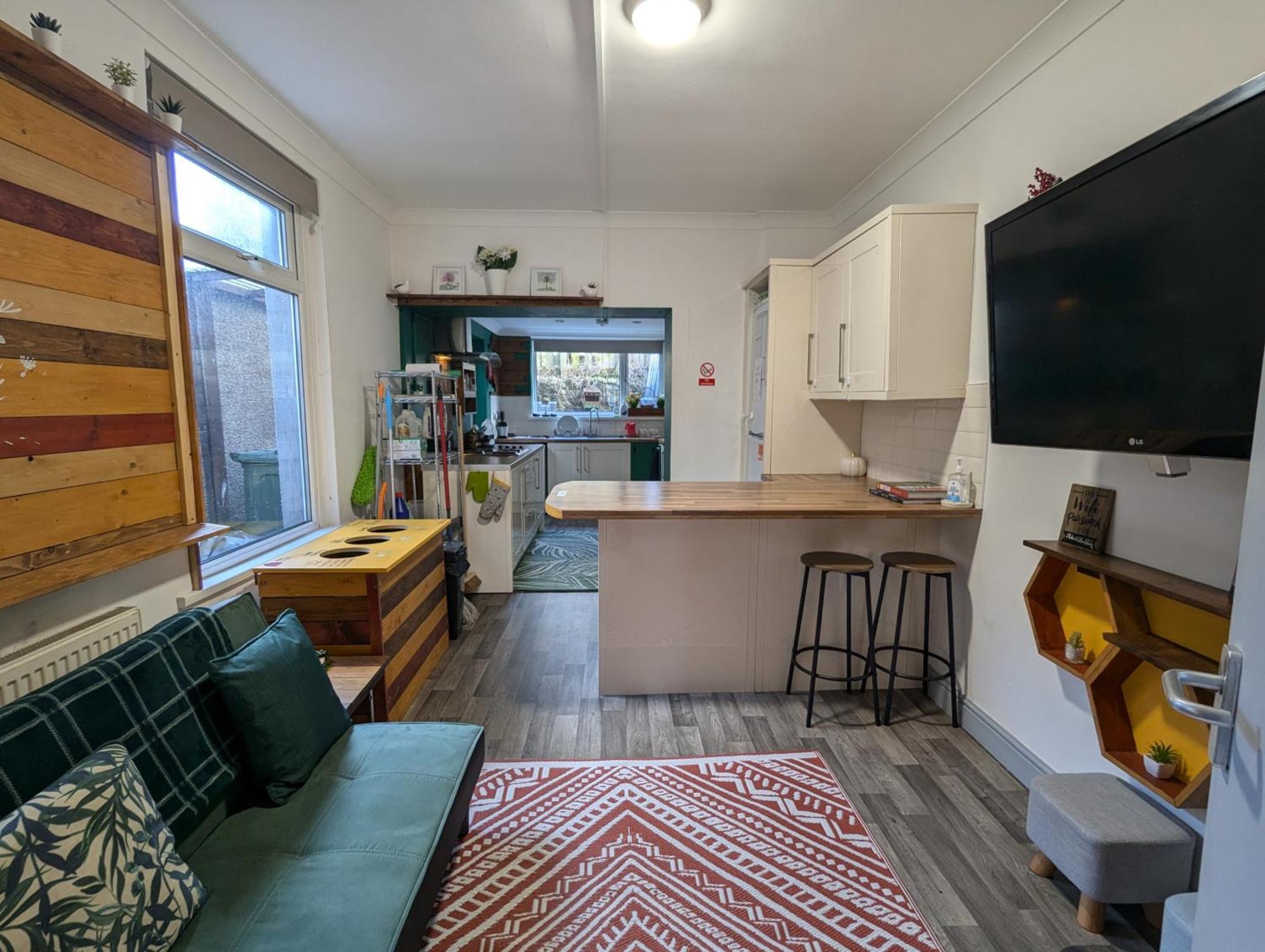R3 - Cozy Small Double - City & Beach Access, Wifi, Free Parking - Self Catering Swansea Eksteriør bilde